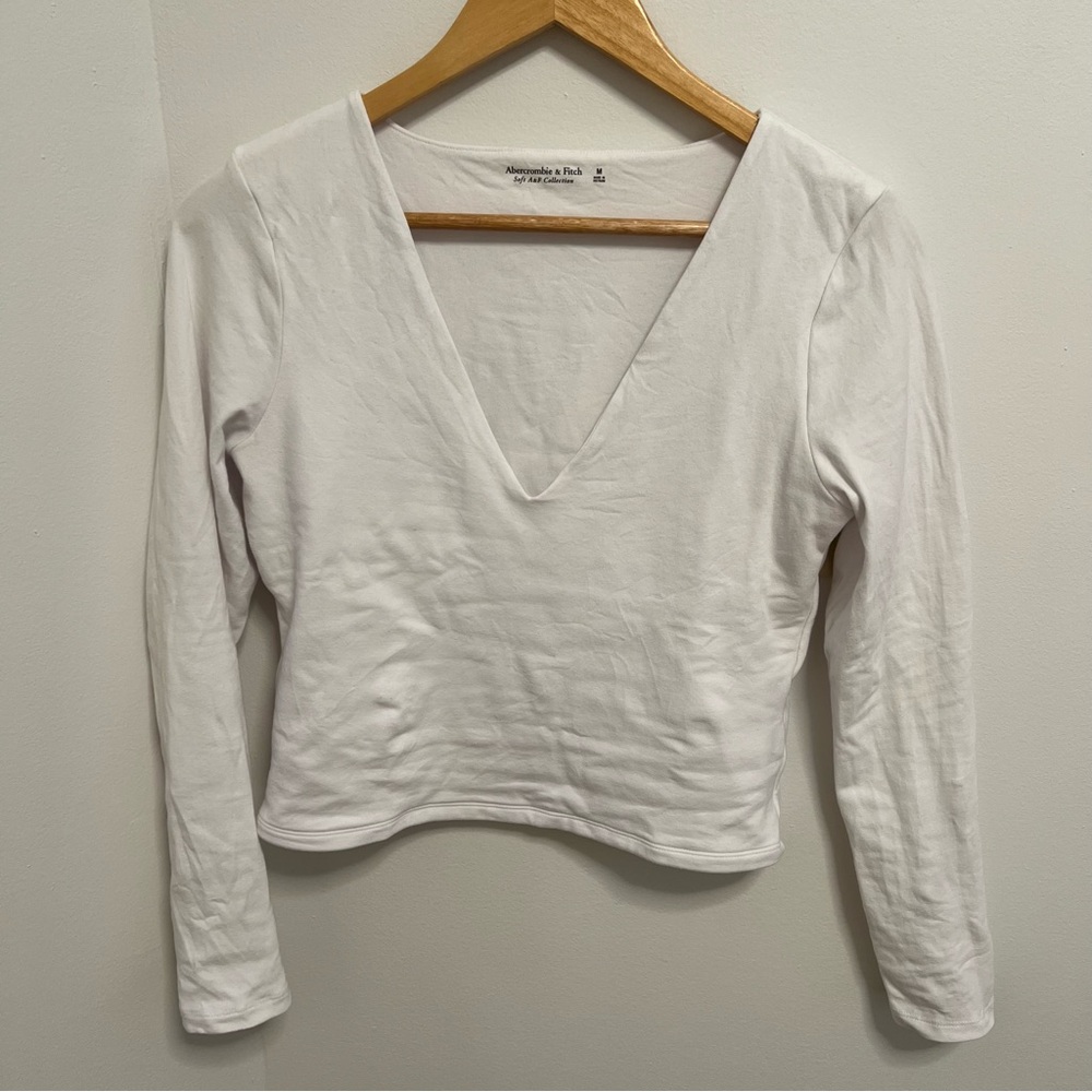 Abercrombie & Fitch V-Neck Long Sleeve Top